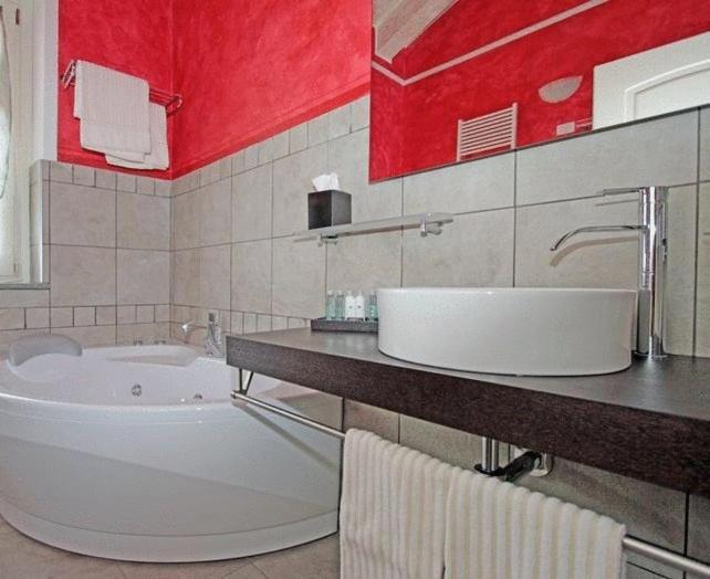 Villa Morneto Vignale エクステリア 写真